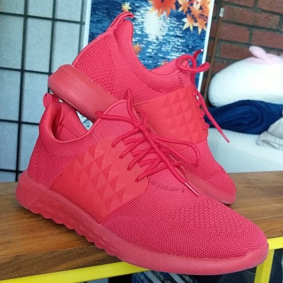 ALDO Vibrant Red Sneakers - Picture 1 of 7